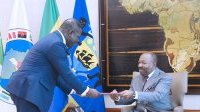 Ali Bongo reçoit en audience le ministre Sierraléonais des Affaires étrangères
